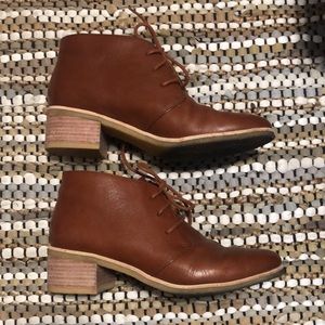 Clarks Phenia Carnaby booties